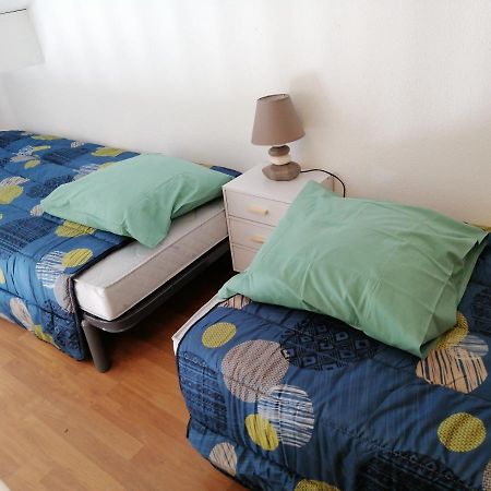 Sous Le Soleil De Provence Petite Maison Au Calme Et Tres Bien Equipee De 40M2 Avec Wifi -Jardin Prive-La Piscine Est Commune A La Residence Et Ouverte Du 1Er Mai Au 30 Septembre De 09H A 21H,En Juillet Et Aout Reservation Uniquement Du Samedi Au Sam Forcalqueiret Екстер'єр фото