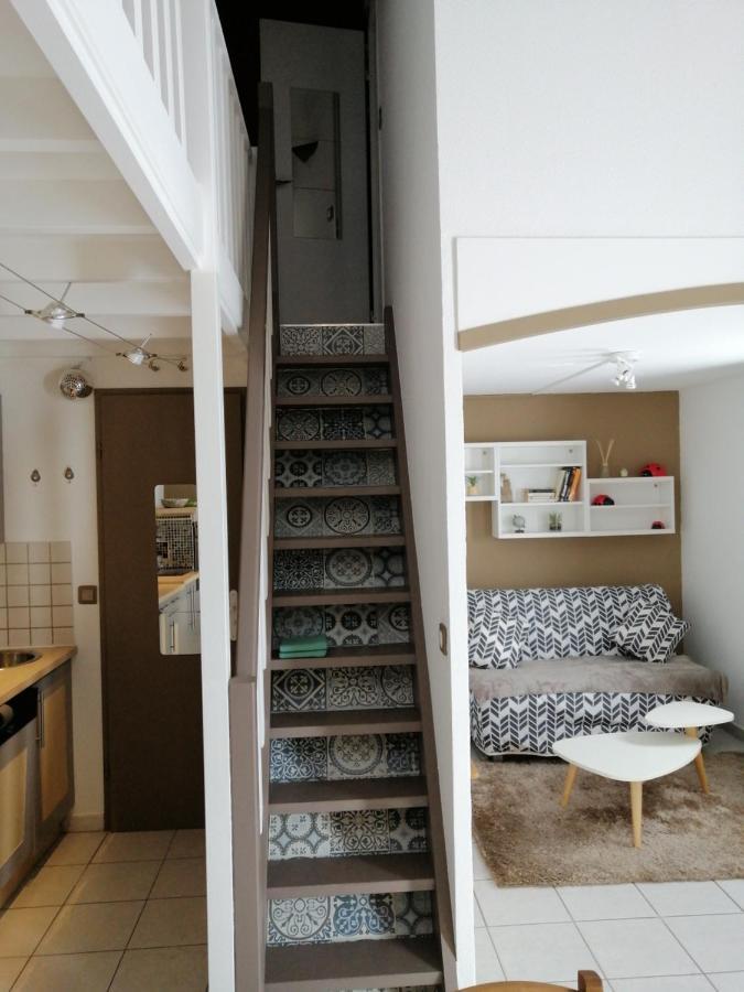 Sous Le Soleil De Provence Petite Maison Au Calme Et Tres Bien Equipee De 40M2 Avec Wifi -Jardin Prive-La Piscine Est Commune A La Residence Et Ouverte Du 1Er Mai Au 30 Septembre De 09H A 21H,En Juillet Et Aout Reservation Uniquement Du Samedi Au Sam Forcalqueiret Екстер'єр фото